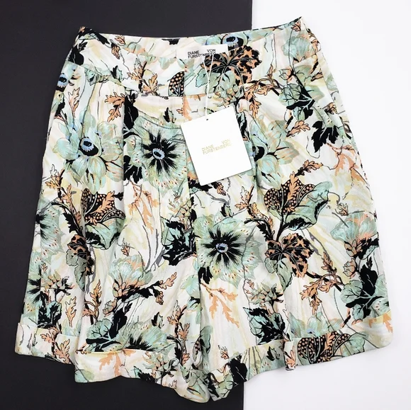 NWT Diane Von Furstenberg DVF Nathalie Floral Print Crepe Shorts Bermuda SZ 2 - Picture 2 of 11